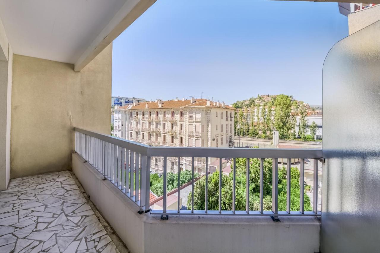 Greeter-Appartement Lumineux Avec Vue Sur La Mer Ница Екстериор снимка